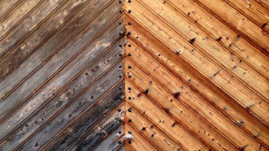 Tryskání suchým ledem - dřevo