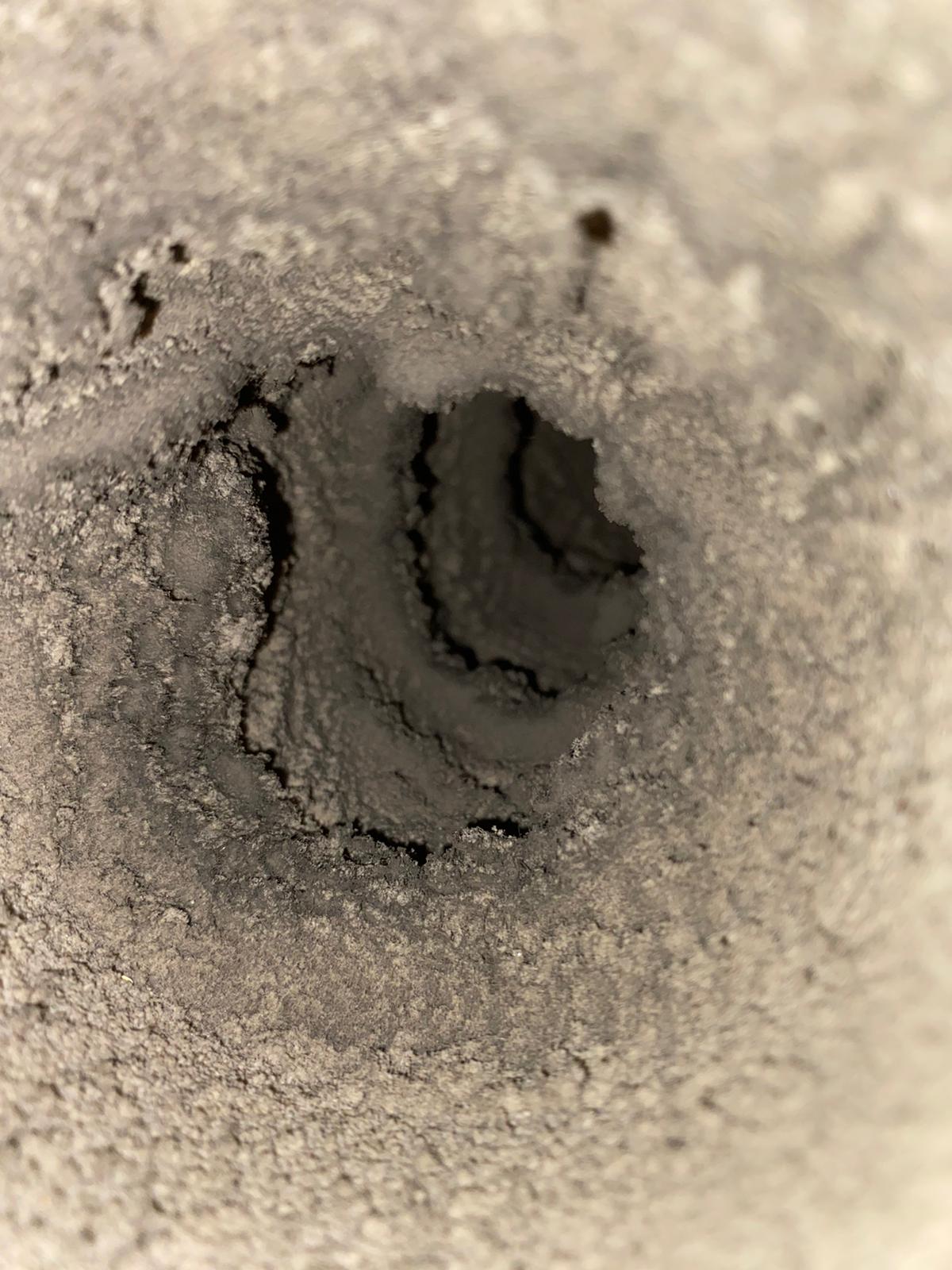 Zanesené potrubí - před čištěním